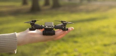 Extreme Fliers Micro Drone 4.0 auf der Hand Image Source Extreme Fliers