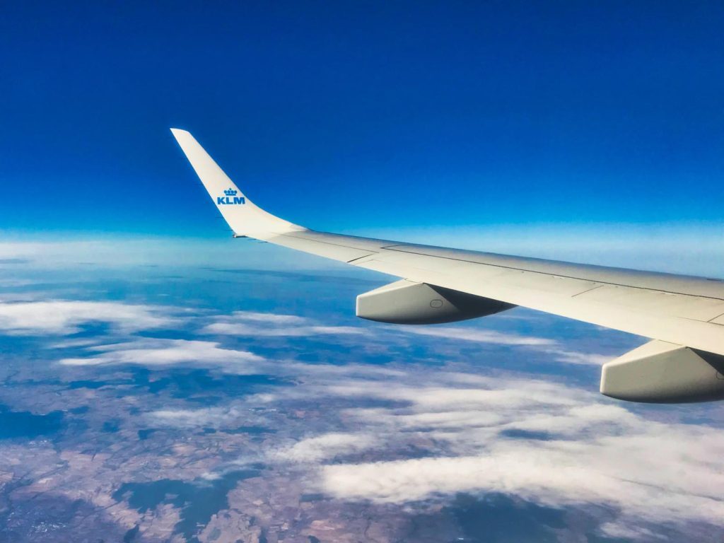 Mache dich immer mit den Vorschriften der Airline vertraut, bevor du deine Drohne einpackst.