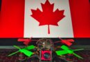 Kanda Flagge und Drohne auf Macbook Pro