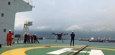 F-Drone Drohnenlieferung an Schiffe in Singapur