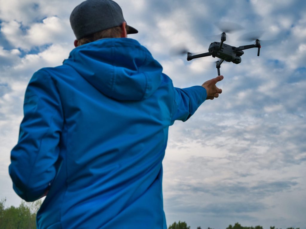 Mavic 2 Drohne wird im Flug gefangen