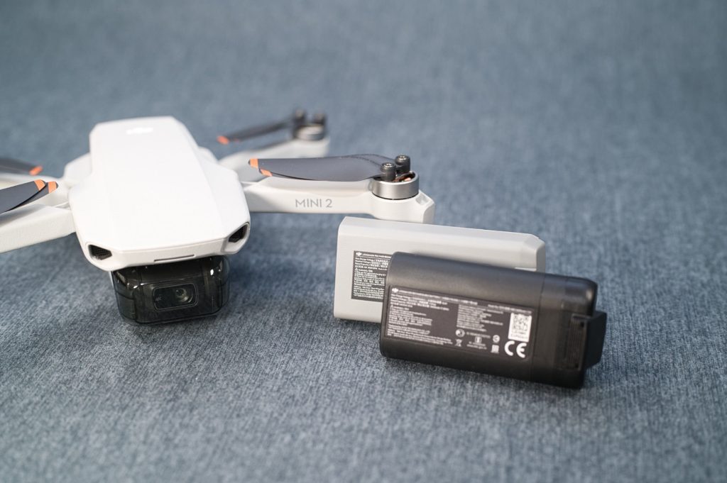 DJI Mini 2 mit Mavic Akkus und Mini 2 Akkus