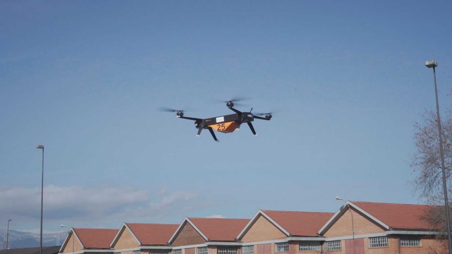 EU: Drohne trägt 25 kg Zuladung über bewohntes Gebiet - Drone-Zone.de