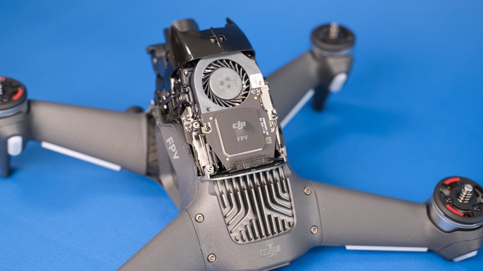 DJI FPV Drohne Die wichtigsten Fragen und Antworten (FAQ) DroneZone.de DJI FPV Drohne Die wichtigsten Fragen und Antworten (FAQ) DroneZone.de