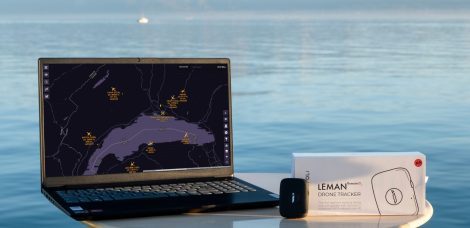 Leman Remote ID Tracker neben Online-Portal